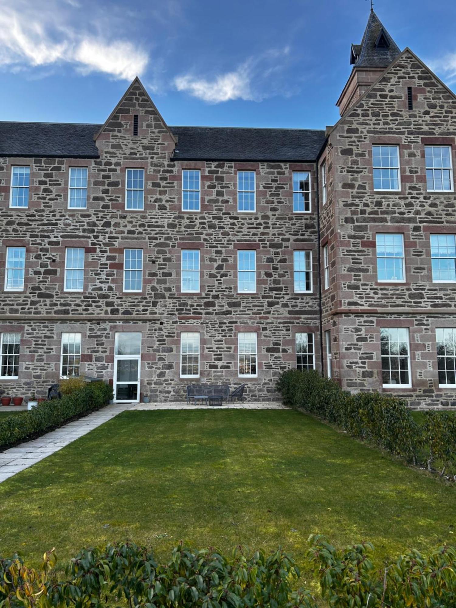 Inverness Great Glen Town House, 5 Minute Drive From Town Centre Εξωτερικό φωτογραφία